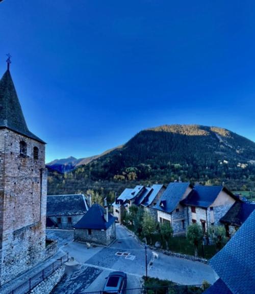 Muntanyo Luxury Lodge Con Sauna, Parking Y Guardaesquis En Ruda Tredós Exteriör bild